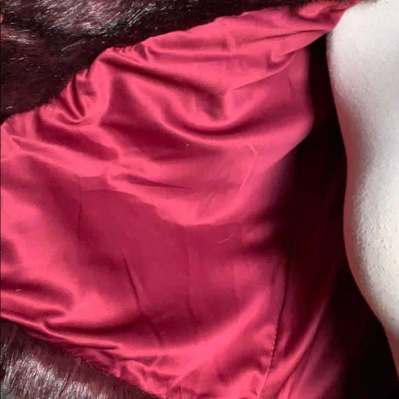 Reiss faux fur caplet - Picture 3 of 3